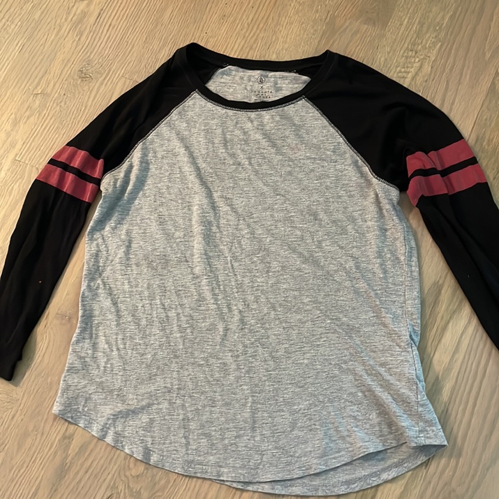 Volcom- XS - Picture 2 of 3